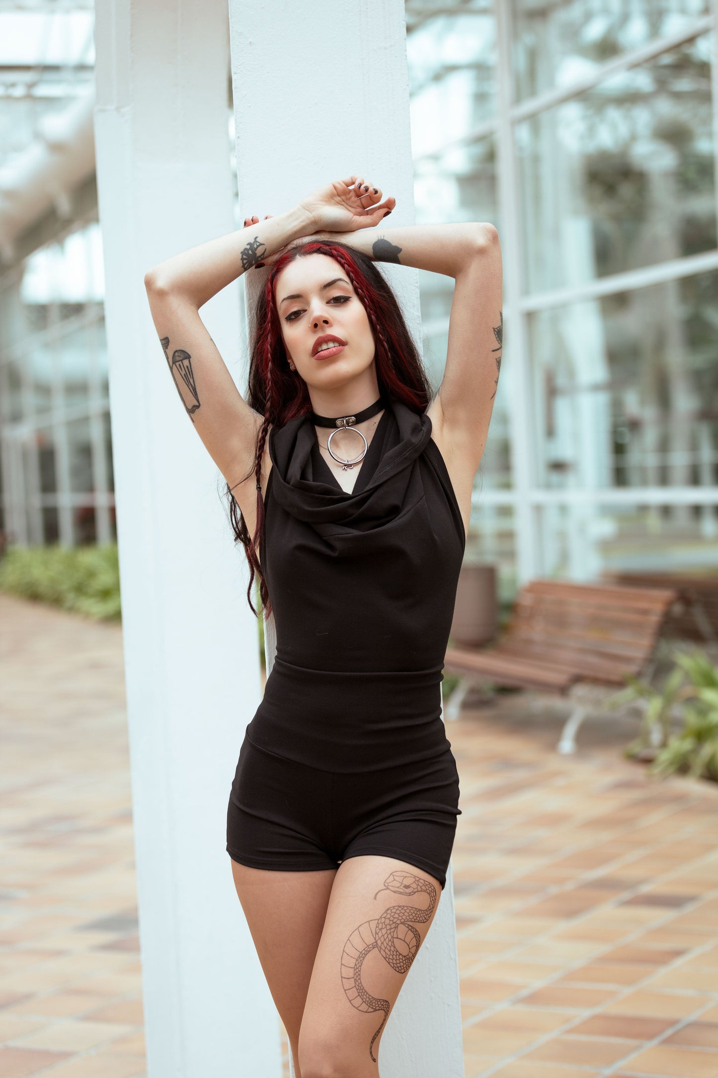 Kapuzenshirt bordeaux rückenfreies Playsuit – Yoga Romper