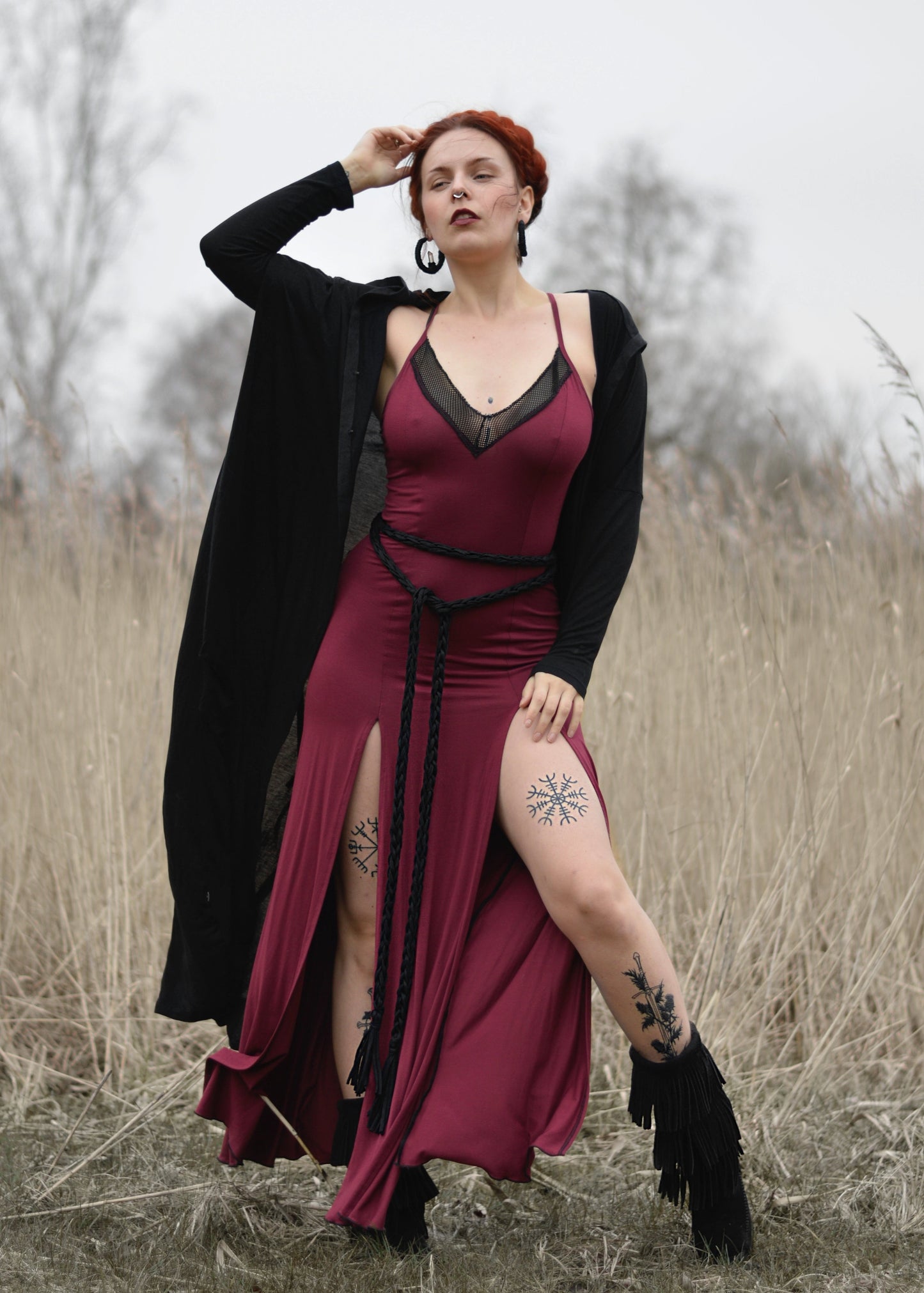 Schwarzes Front-Doppelspalt Maxi-Gothik-Kleid