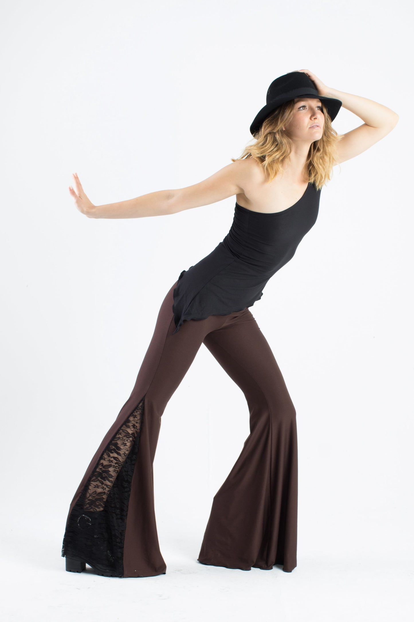 Schwarze Flared Pants mit Spitzen-Godet