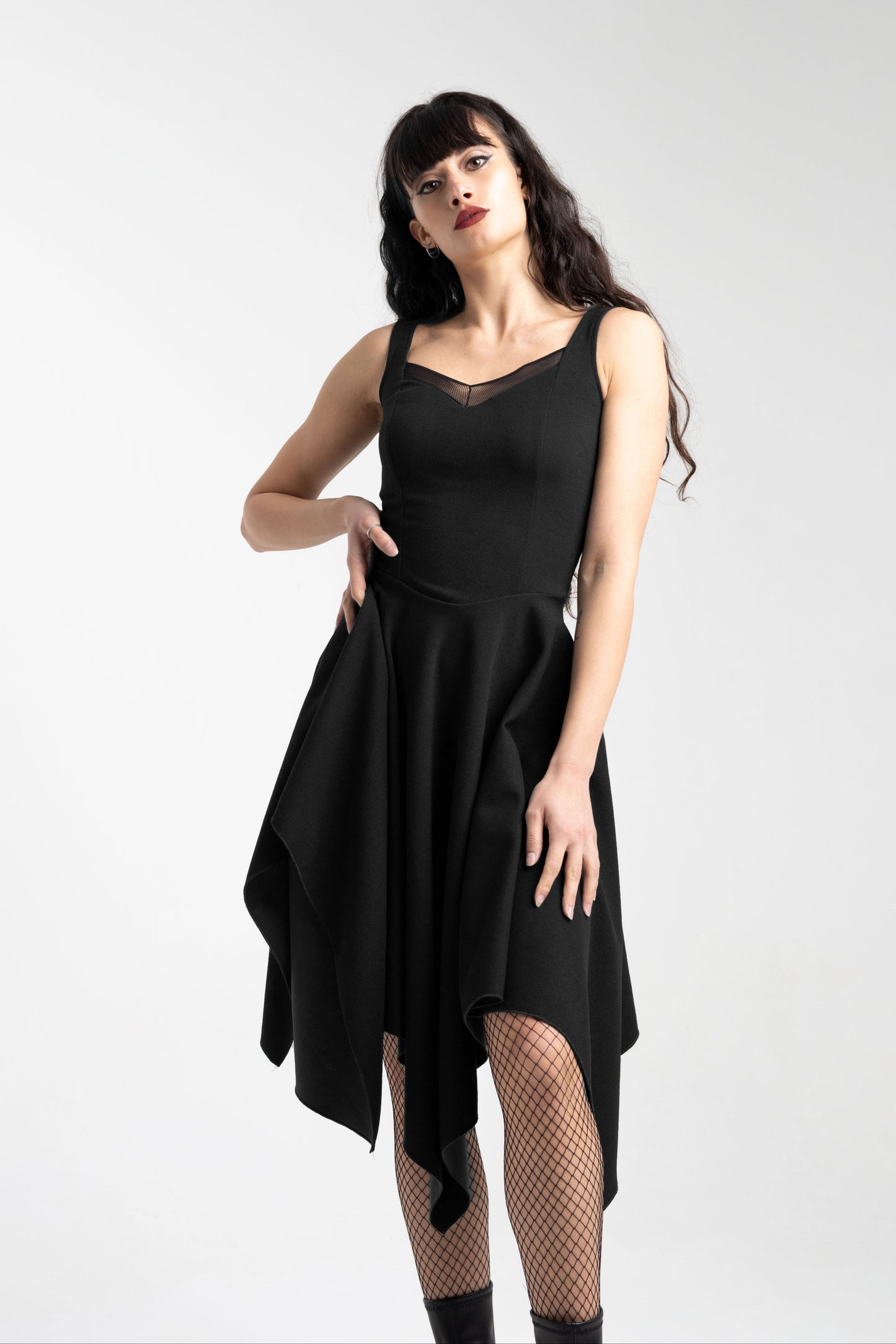 Schwarzes Korsett asymmetrisches ärmelloses Feenhemdkleid