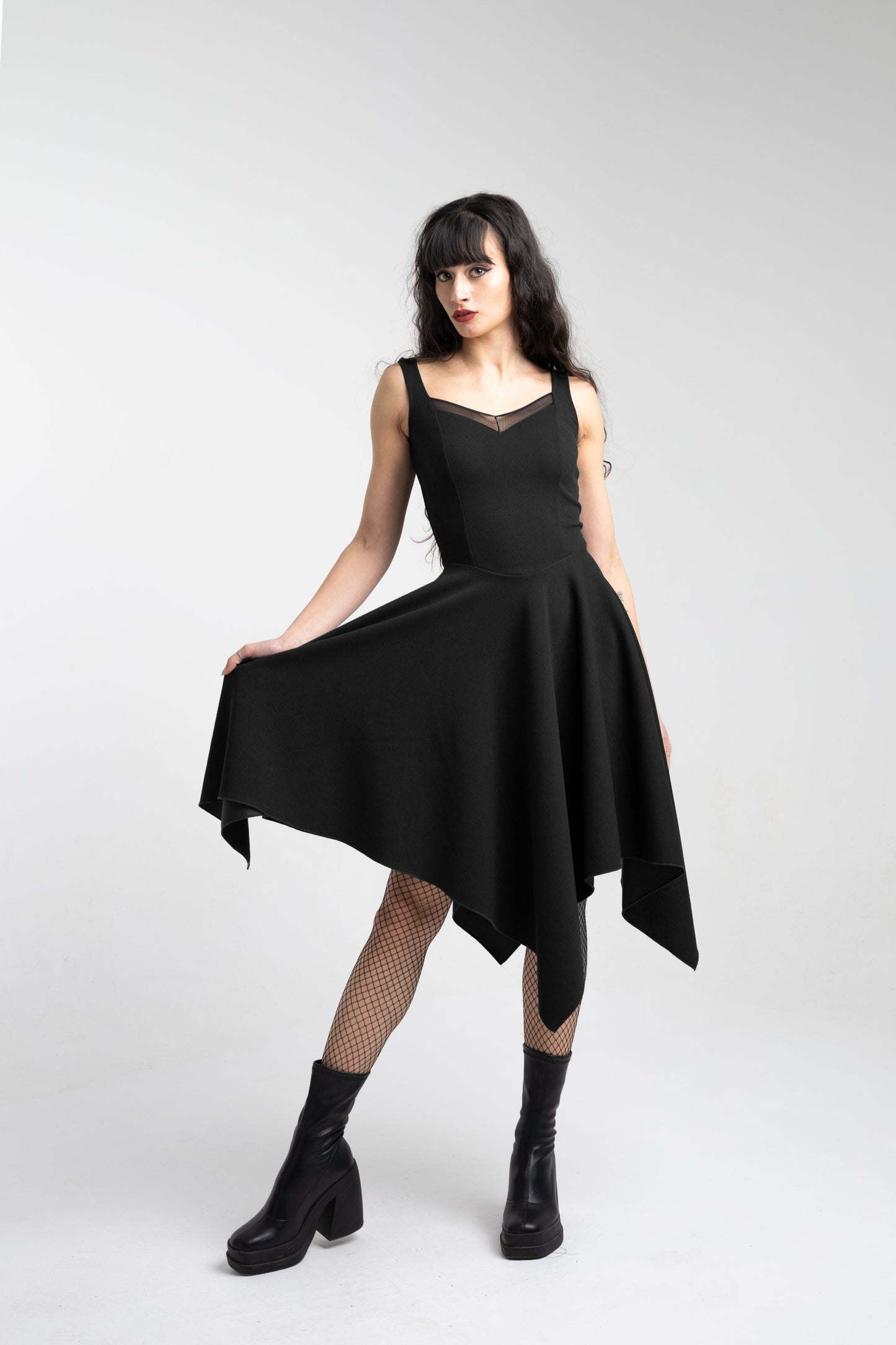 Schwarzes Korsett asymmetrisches ärmelloses Feenhemdkleid