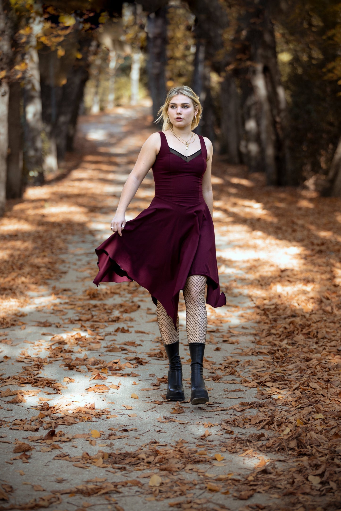Schwarzes Korsett asymmetrisches ärmelloses Feenhemdkleid