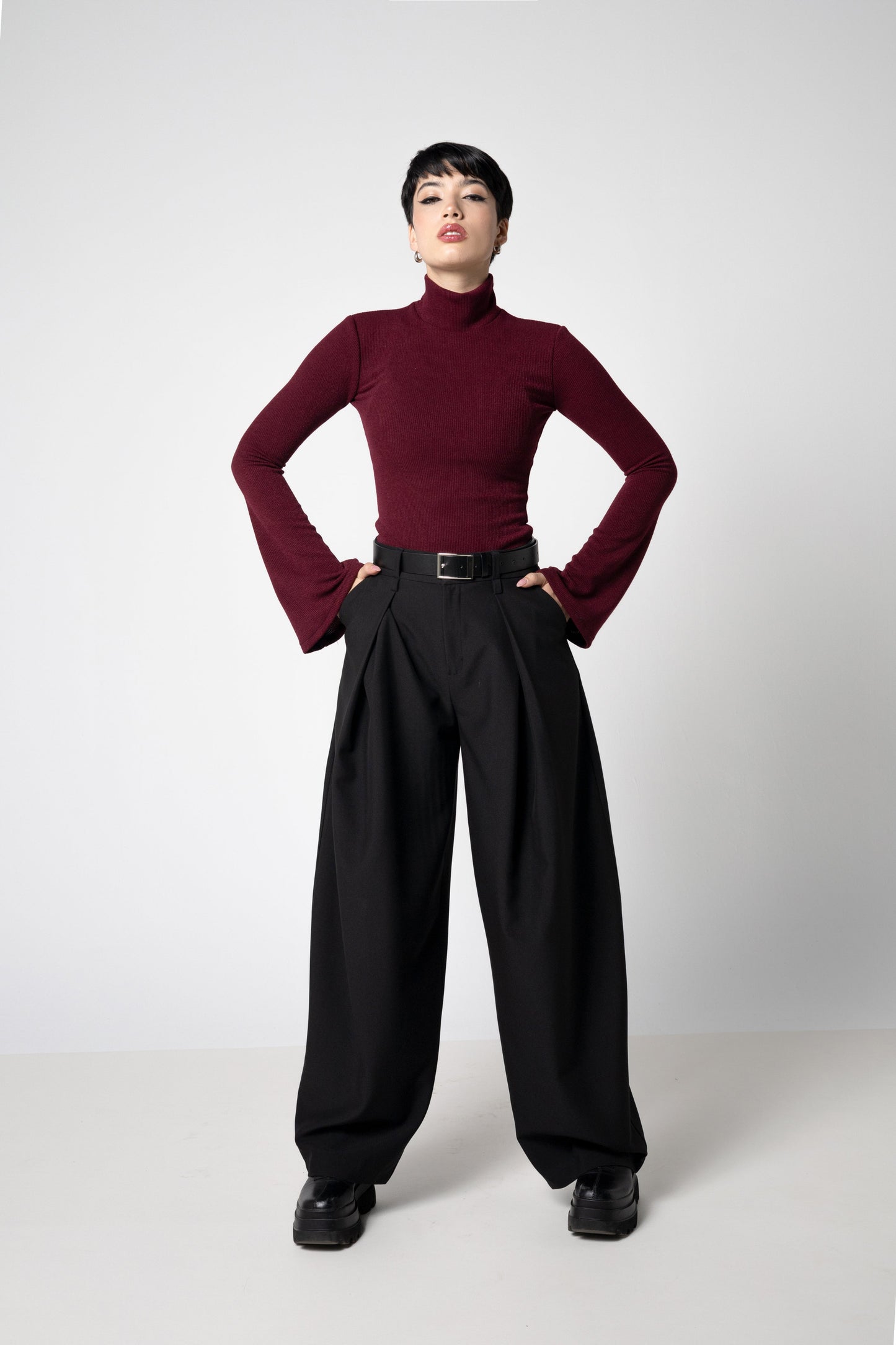 Weinfarbener Rippstrick-Turtleneck-Top mit Glockenärmeln – S bis 3XL