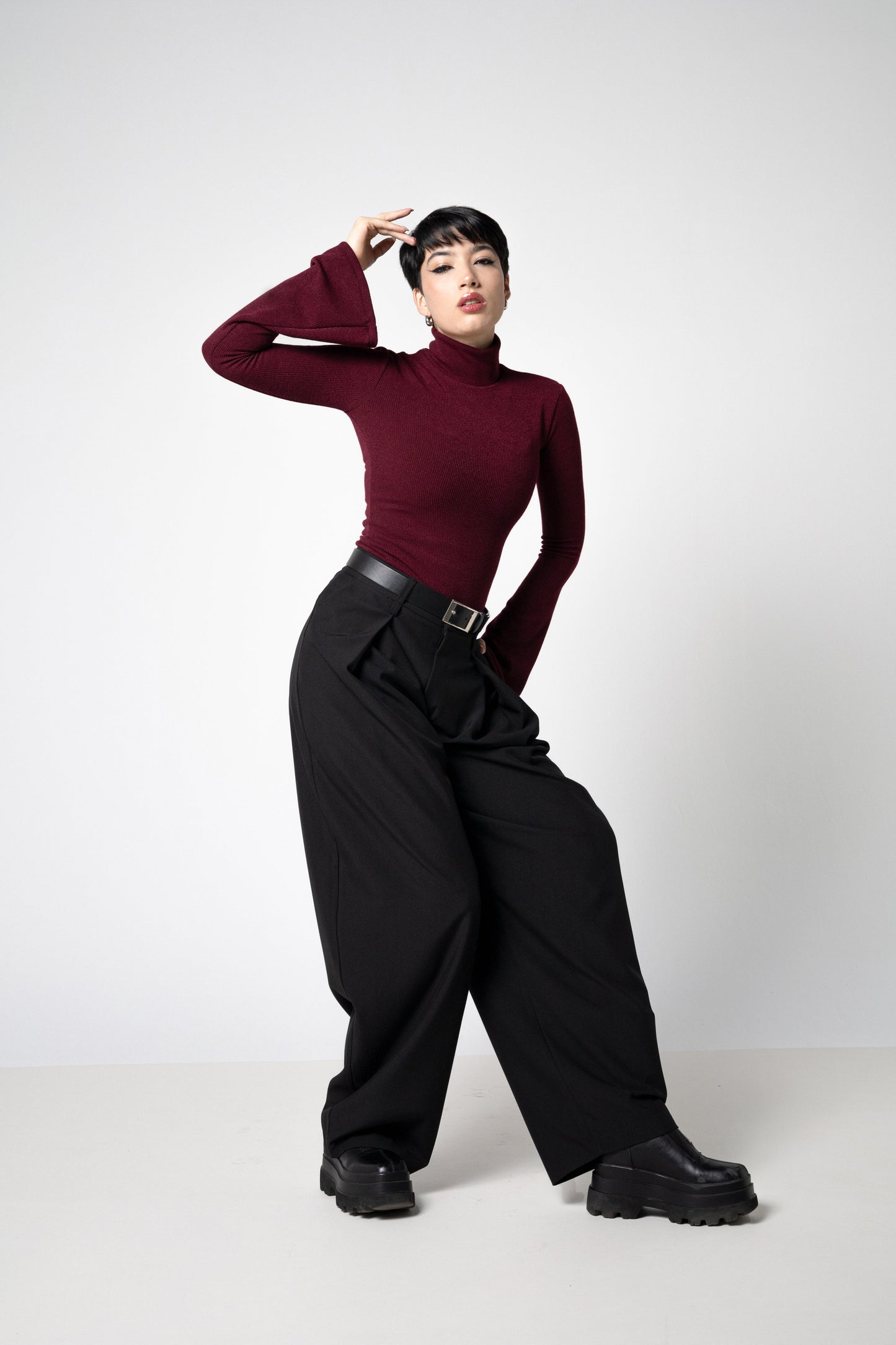 Weinfarbener Rippstrick-Turtleneck-Top mit Glockenärmeln – S bis 3XL