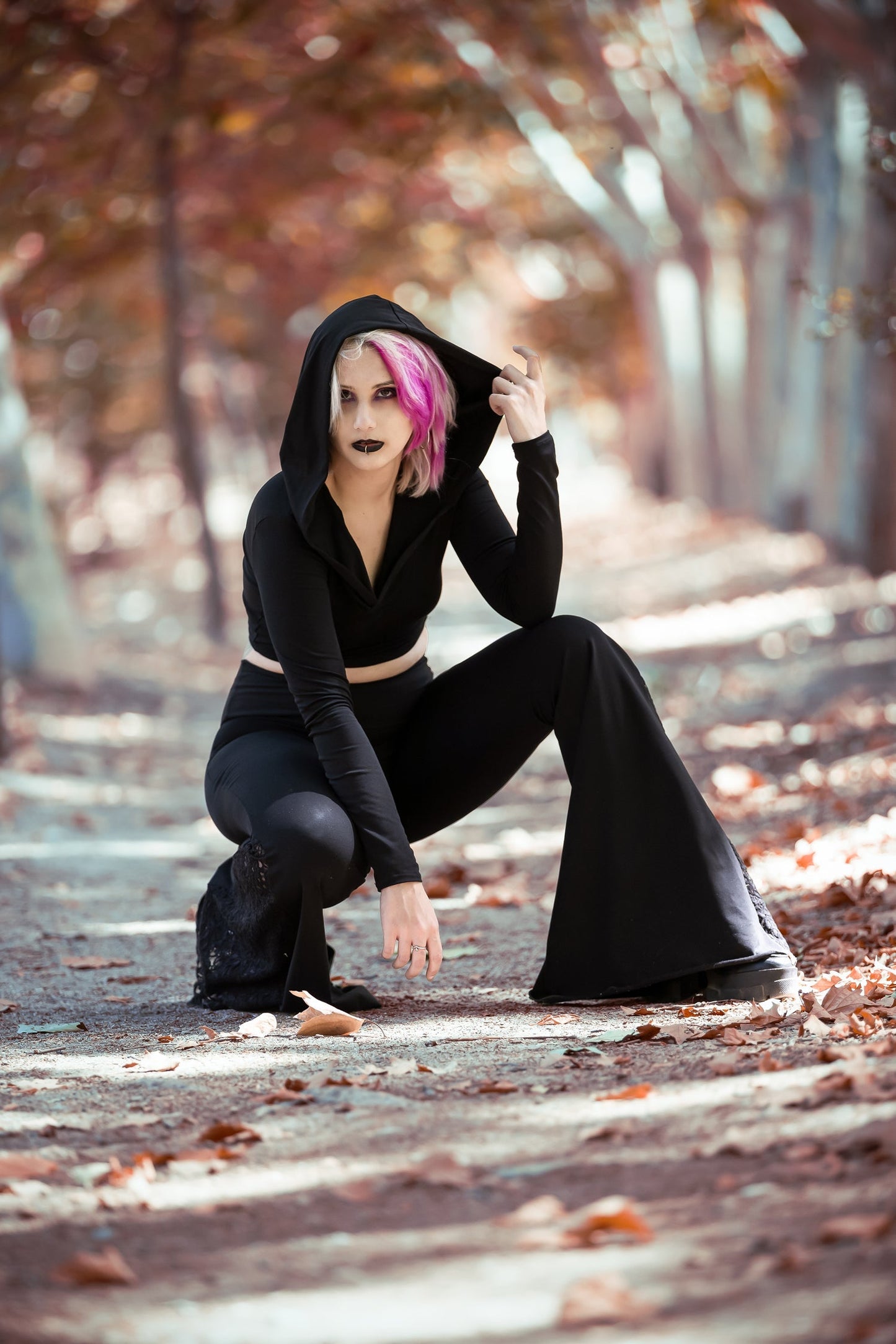 Schwarze Flared Pants mit Spitzen-Godet